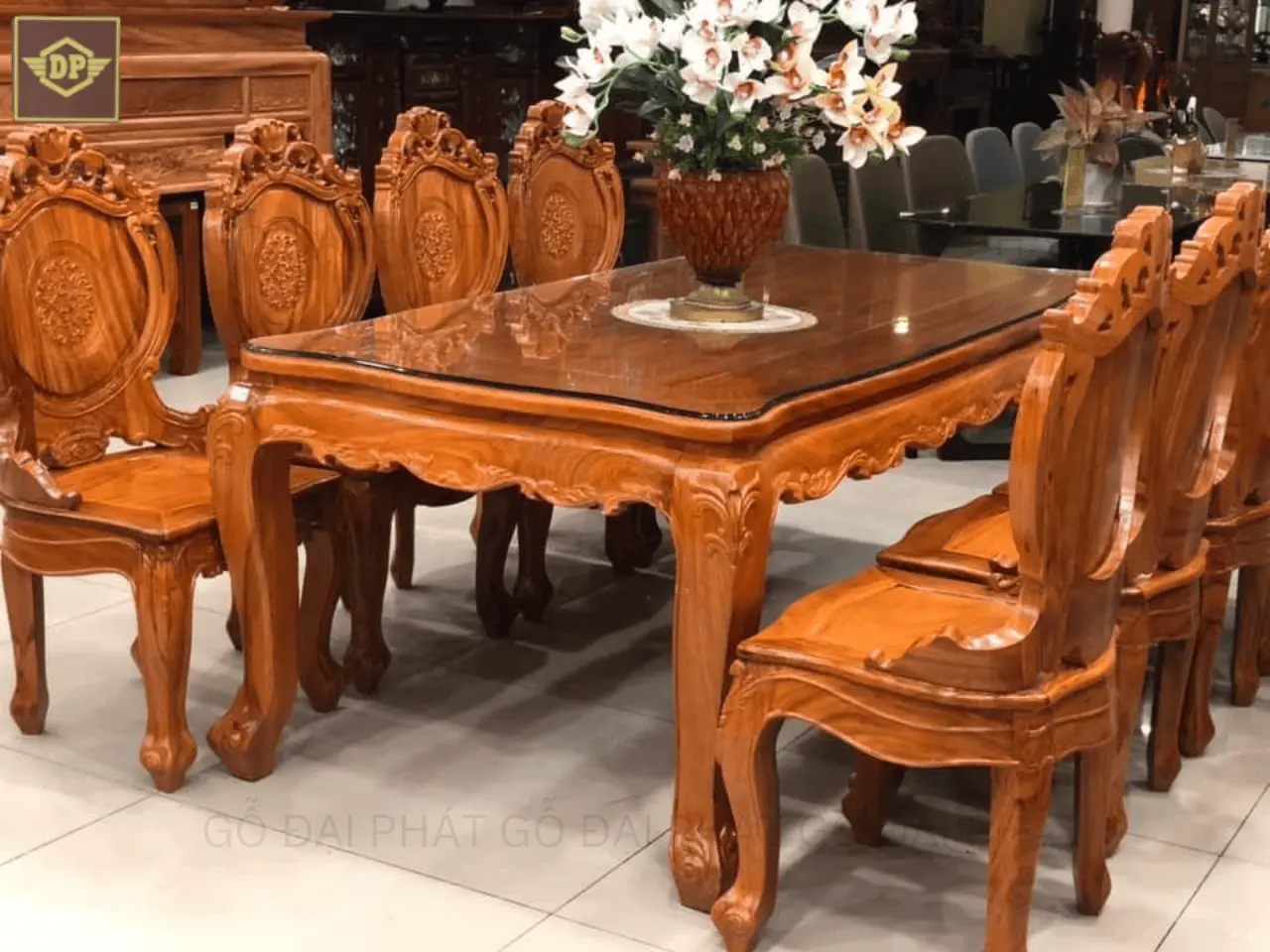 Bộ bàn ăn gỗ tự nhiên - Sang trọng, bền bỉ, ấm cúng